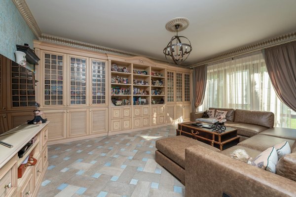 Guida all"abbinamento di accessori in pelle intrecciata per un look bohémien accattivante